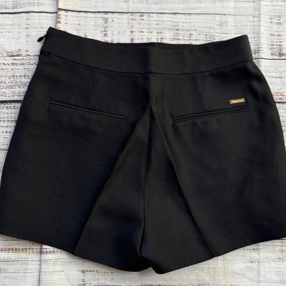 DSquared2 Women’s Black Shorts NWOT Wool/Silk Size 40/US 4 MSRP  $495 - Picture 5 of 8